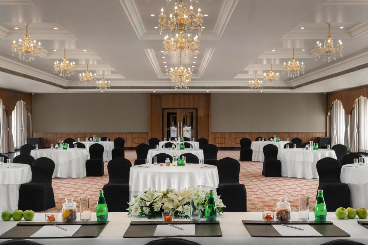 Uday Palace Navsari, A Member Of Radisson Individuals מראה חיצוני תמונה