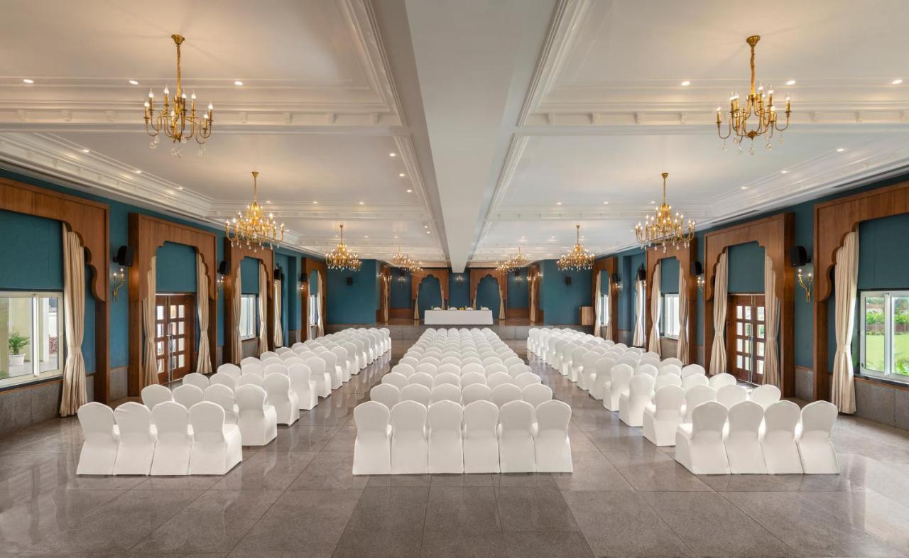 Uday Palace Navsari, A Member Of Radisson Individuals מראה חיצוני תמונה