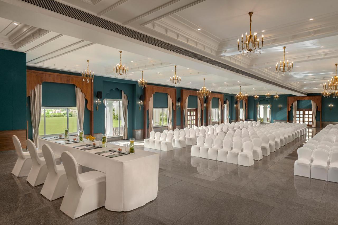 Uday Palace Navsari, A Member Of Radisson Individuals מראה חיצוני תמונה