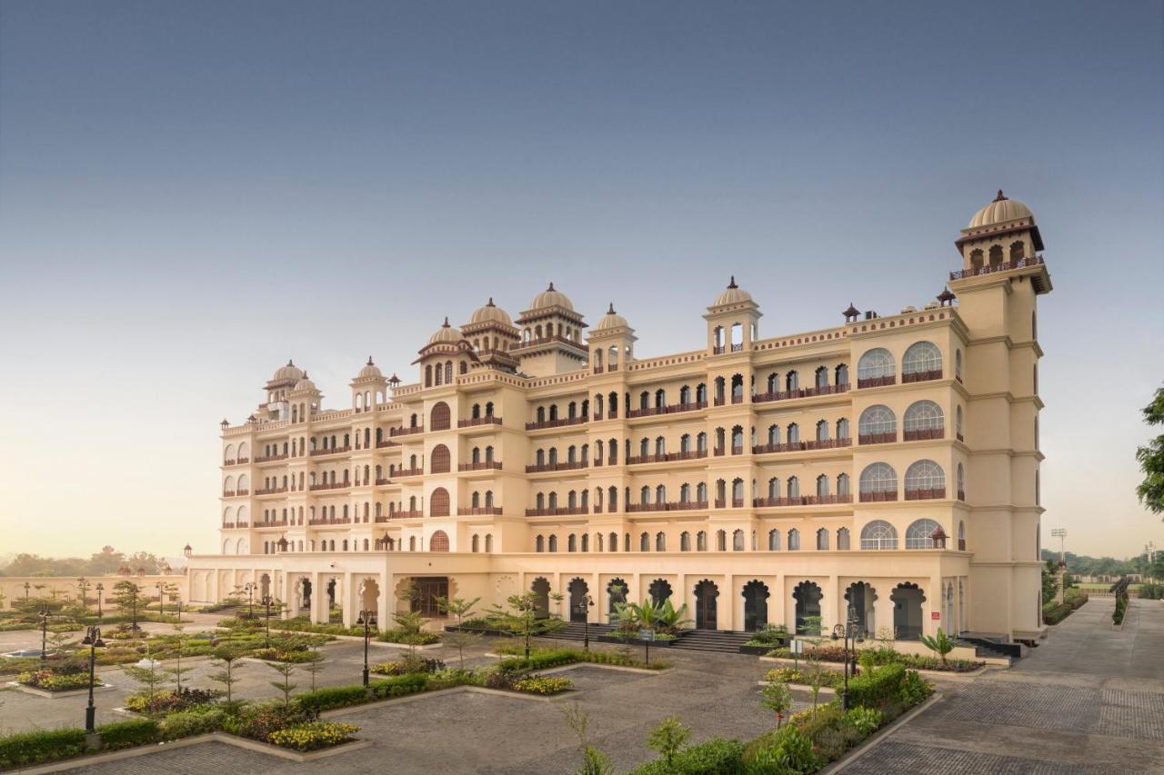 Uday Palace Navsari, A Member Of Radisson Individuals מראה חיצוני תמונה