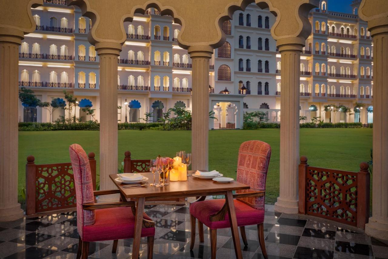 Uday Palace Navsari, A Member Of Radisson Individuals מראה חיצוני תמונה